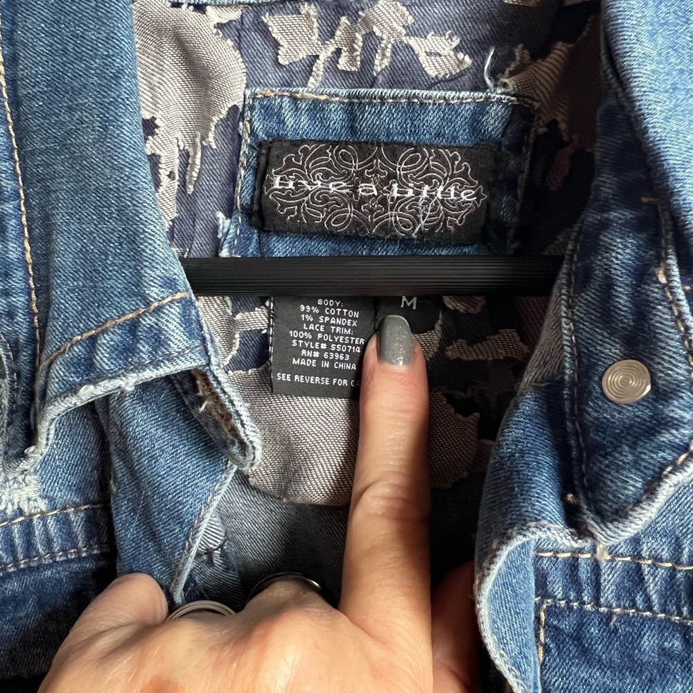 Live A Little Cropped Jean Jacket NWOT - Picture 7 of 9